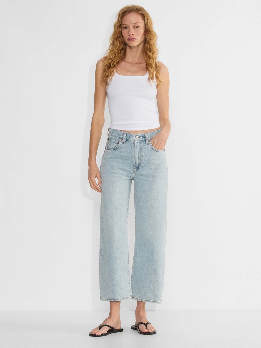 Aritzia Denim Forum Farrah High Rise Wide Cropped Jeans Size 24 Light Wash